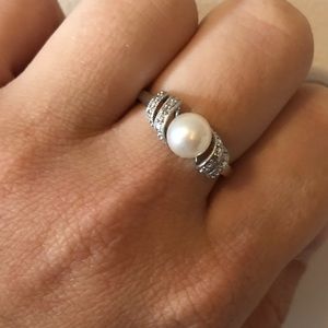Fashion pearl ring